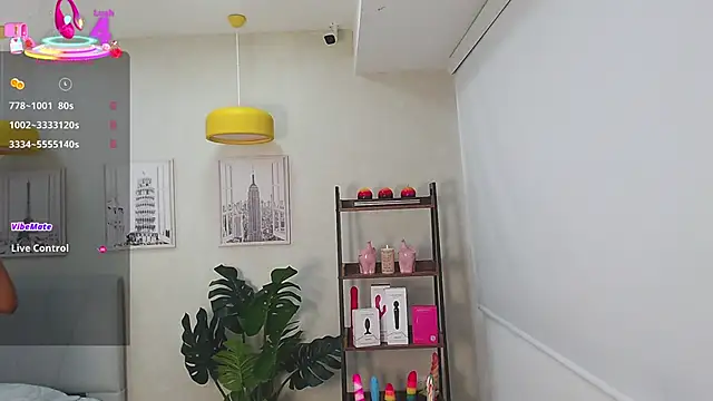 Snapshot of Sassy--Girl chatting on March 5, 6:01 pm Sassy--Girl online show from March 5, 6:01 pm