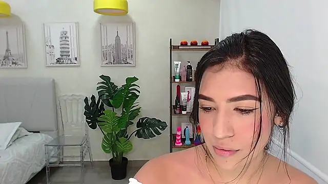 Snapshot of Sassy--Girl chatting on March 10, 6:12 pm Sassy--Girl online show from March 10, 6:12 pm