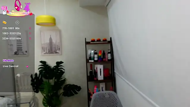 Snapshot of Sassy--Girl chatting on March 12, 6:00 pm Sassy--Girl online show from March 12, 6:00 pm