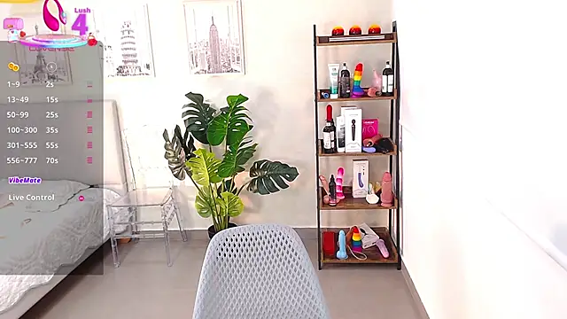 Snapshot of Sassy--Girl chatting on March 14, 6:18 pm Sassy--Girl online show from March 14, 6:18 pm