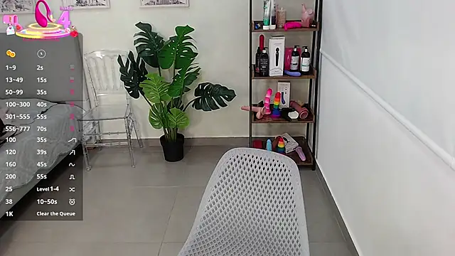 Snapshot of Sassy--Girl chatting on March 17, 6:11 pm Sassy--Girl online show from March 17, 6:11 pm