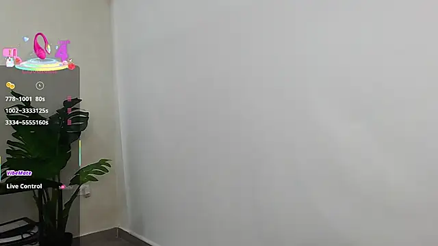 Snapshot of Sassy--Girl chatting on March 21, 6:18 pm Sassy--Girl online show from March 21, 6:18 pm