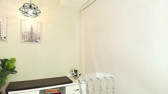 Snapshot of Sassy--Girl chatting on September 18, 6:10 pm Sassy--Girl online show from September 18, 6:10 pm