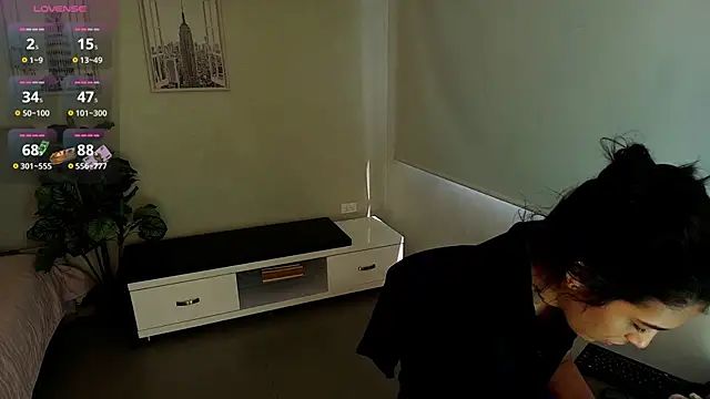 Snapshot of Sassy--Girl chatting on November 13, 6:07 pm Sassy--Girl online show from November 13, 6:07 pm