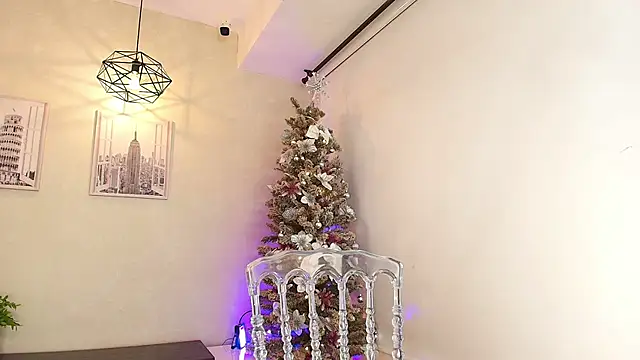 Snapshot of Sassy--Girl chatting on November 29, 7:50 pm Sassy--Girl online show from November 29, 7:50 pm