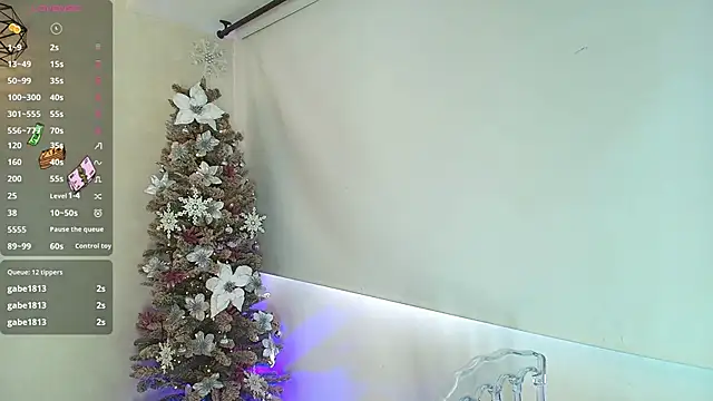 Snapshot of Sassy--Girl chatting on December 2, 6:03 pm Sassy--Girl online show from December 2, 6:03 pm