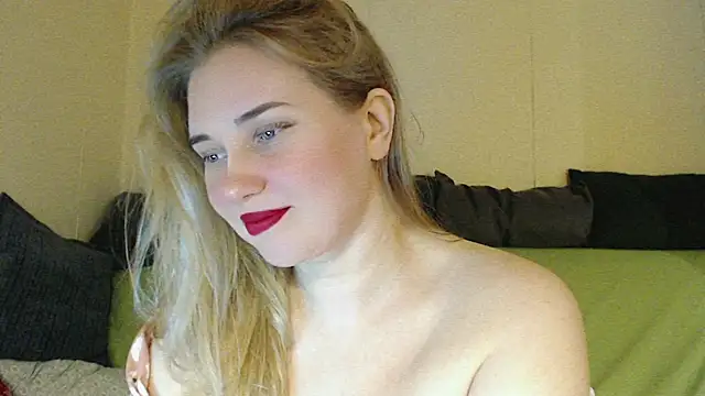 mmmPinUpGirl online show from November 27, 5:15 pm