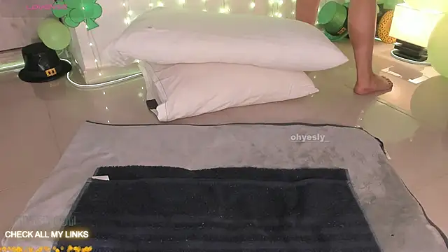 ohyesly  online show from March 13, 10:11 am