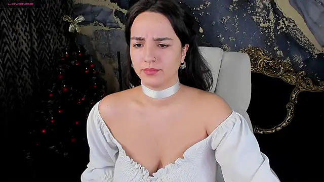 Daphne Moss online show from January 9, 2:07 pm