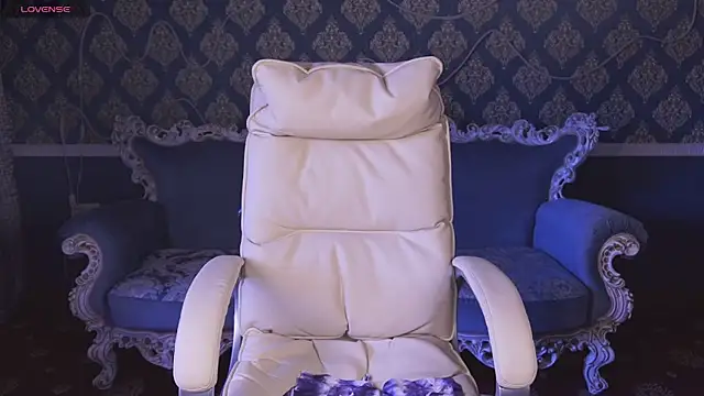 Daphne Moss online show from October 14, 7:42 am