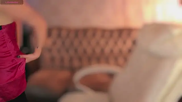 Daphne Moss online show from January 18, 1:59 pm