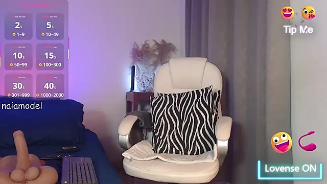 Naia Ross 1 online show from January 7, 8:33 pm