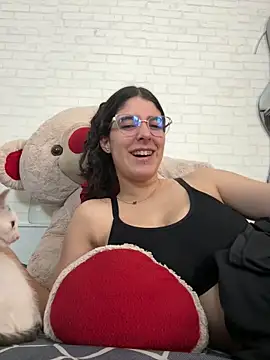 Snapshot of _Niah_ chatting on February 3, 8:24 pm Niah online show from February 3, 8:24 pm