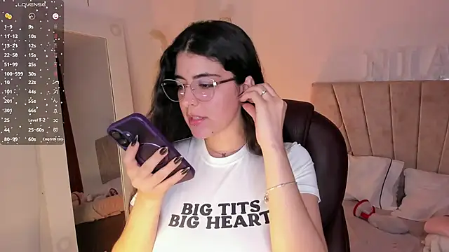 Snapshot of _Niah_ chatting on February 9, 12:17 am Niah online show from February 9, 12:17 am