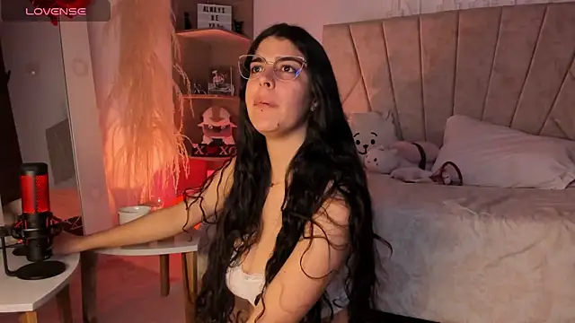 Snapshot of _Niah_ chatting on February 18, 9:20 pm Niah online show from February 18, 9:20 pm