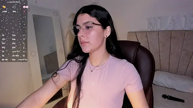 Snapshot of _Niah_ chatting on February 24, 9:20 pm Niah online show from February 24, 9:20 pm