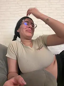 Snapshot of _Niah_ chatting on March 14, 8:49 pm Niah online show from March 14, 8:49 pm