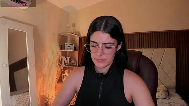 Snapshot of _Niah_ chatting on October 7, 7:44 pm Niah online show from October 7, 7:44 pm