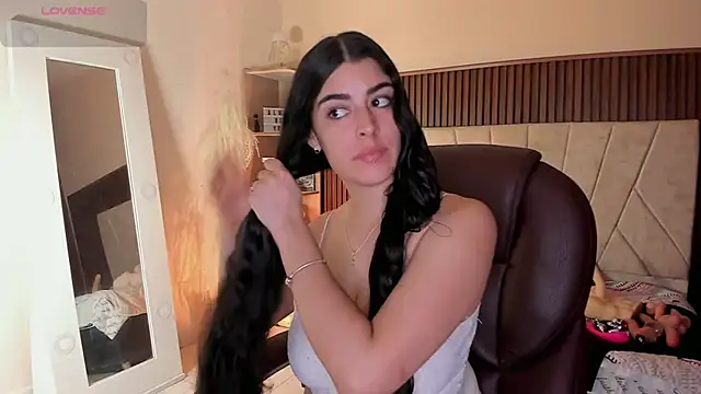 Snapshot of _Niah_ chatting on October 13, 8:42 pm Niah online show from October 13, 8:42 pm