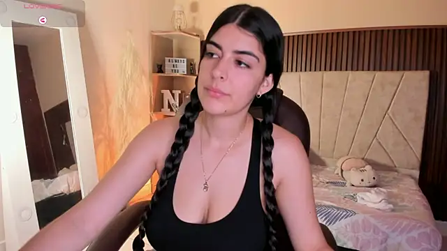 Snapshot of _Niah_ chatting on November 20, 8:19 pm Niah online show from November 20, 8:19 pm