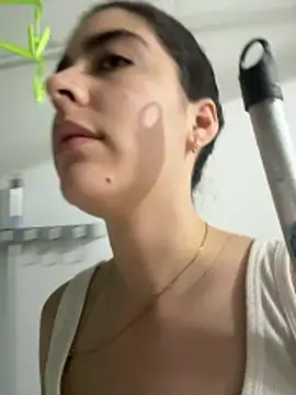 Snapshot of _Niah_ chatting on December 14, 11:20 pm Niah online show from December 14, 11:20 pm