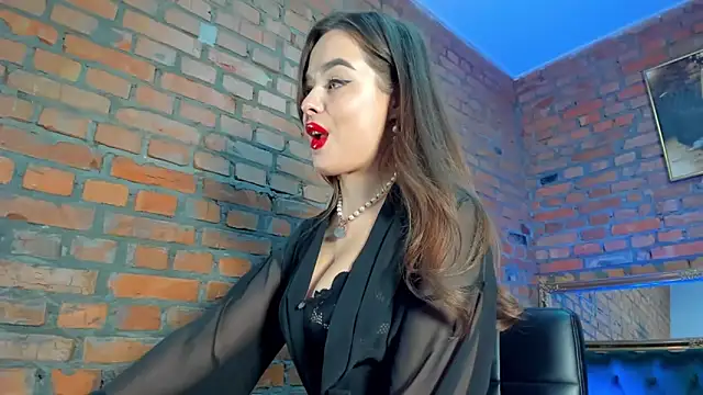 MistressMilana online show from December 13, 9:20 pm