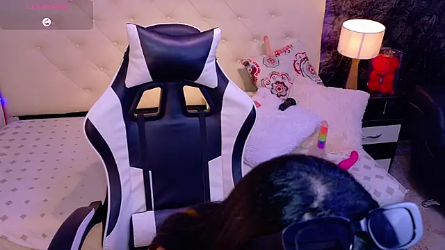 tamara colliins  online show from February 4, 5:57 am