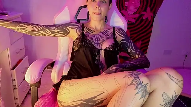 goddess vee  online show from April 15, 5:47 am