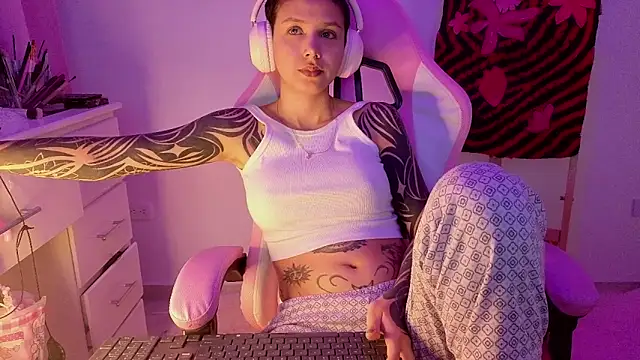 goddess vee  online show from April 17, 11:08 pm