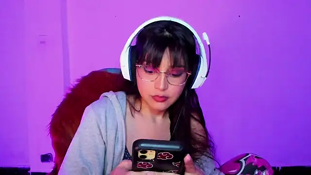 Little Lisy online show from December 3, 4:09 am