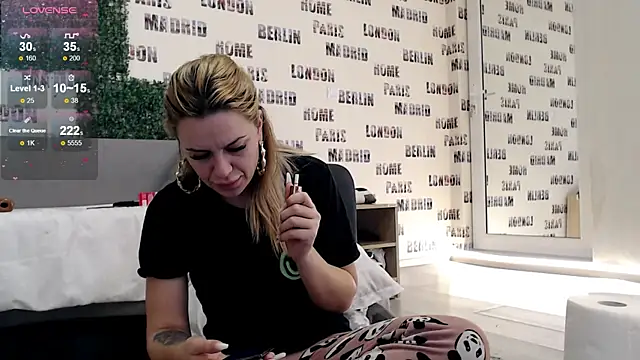 sweetdaiana23 online show from February 2, 1:45 am