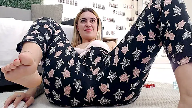 sweetdaiana23 online show from March 22, 3:41 am