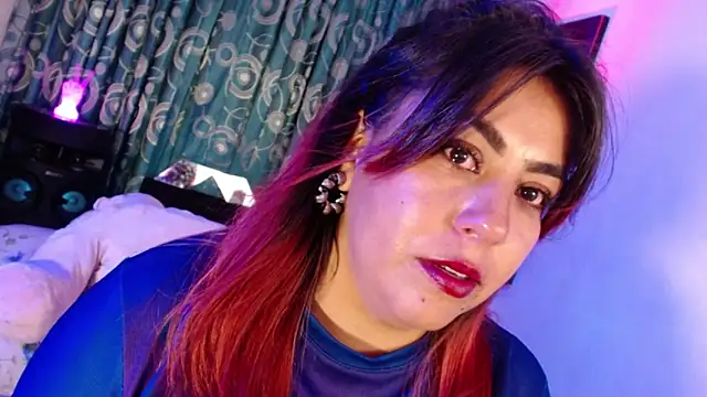 gatuwildhott online show from December 19, 8:38 pm