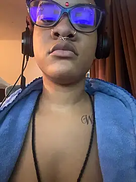 nickytheehawtie online show from February 27, 7:36 pm