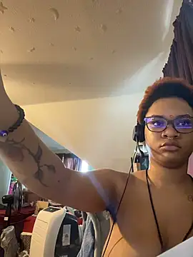 Snapshot of nickytheehawtie chatting on March 7, 2:58 pm nickytheehawtie online show from March 7, 2:58 pm