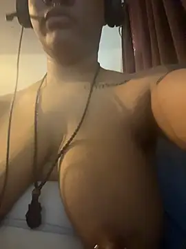 Snapshot of nickytheehawtie chatting on March 25, 2:23 pm nickytheehawtie online show from March 25, 2:23 pm