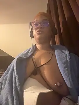 Snapshot of nickytheehawtie chatting on March 26, 11:54 pm nickytheehawtie online show from March 26, 11:54 pm