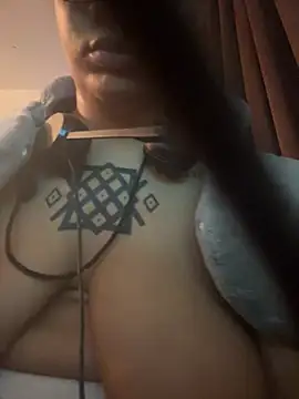 Snapshot of nickytheehawtie chatting on April 4, 2:47 pm nickytheehawtie online show from April 4, 2:47 pm