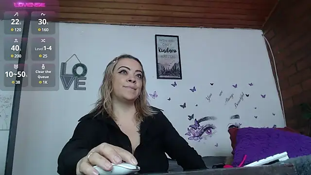 Snapshot of LIila28six chatting on January 11, 7:49 pm LIila28six online show from January 11, 7:49 pm