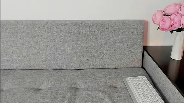 Snapshot of miss_emily_ chatting on October 18, 11:05 pm miss emily online show from October 18, 11:05 pm