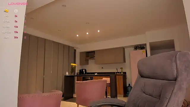 sofiia piink online show from April 7, 11:59 pm