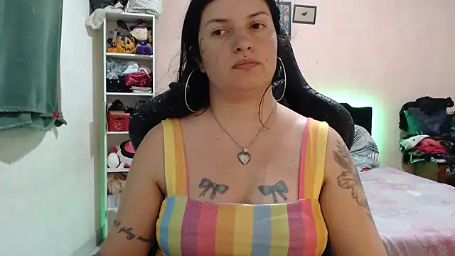 Snapshot of Ta_maravilhosaaa chatting on January 23, 11:58 pm Ta maravilhosaaa online show from January 23, 11:58 pm