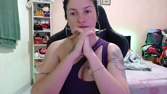 Snapshot of Ta_maravilhosaaa chatting on January 25, 9:57 pm Ta maravilhosaaa online show from January 25, 9:57 pm