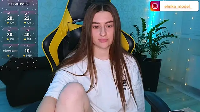 Elishka  online show from December 3, 8:50 pm