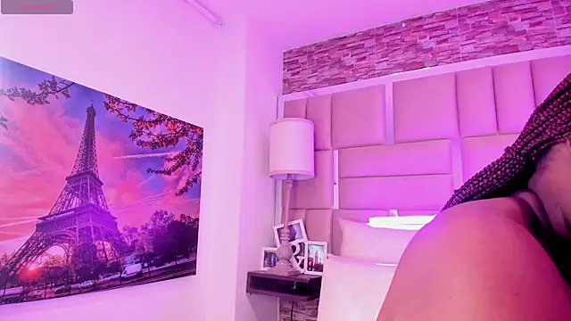 ShaniaBrownn online show from April 8, 7:58 pm