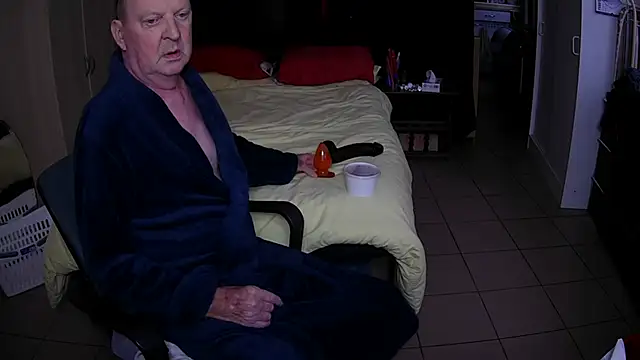 passifsoumis1963 online show from November 15, 7:49 am