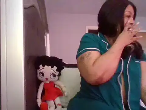 MSweetLindaParks online show from January 29, 1:07 pm