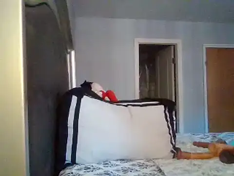 MSweetLindaParks online show from February 1, 5:37 pm