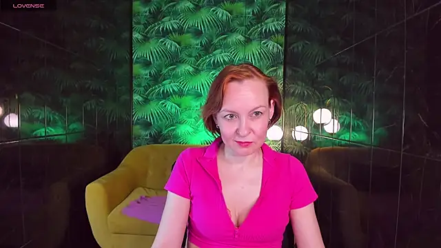 Snapshot of NikaGentle chatting on January 10, 9:02 am NikaGentle online show from January 10, 9:02 am