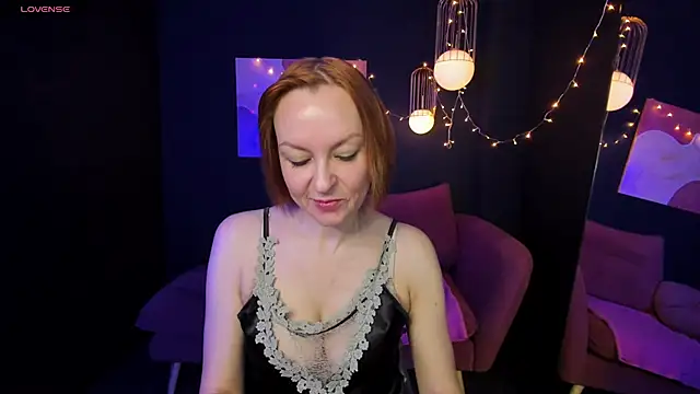 Snapshot of NikaGentle chatting on February 9, 5:29 am NikaGentle online show from February 9, 5:29 am